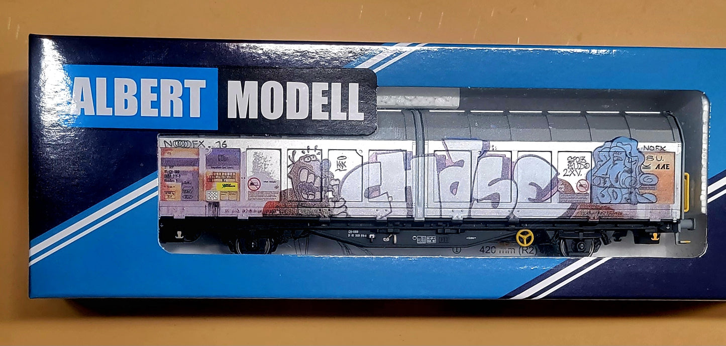 ALBERT MODELL HO 245039 SLIDING WALL CARRIAGE HBBILLNS SBB, EP.VI, GRAFFITI EDITION