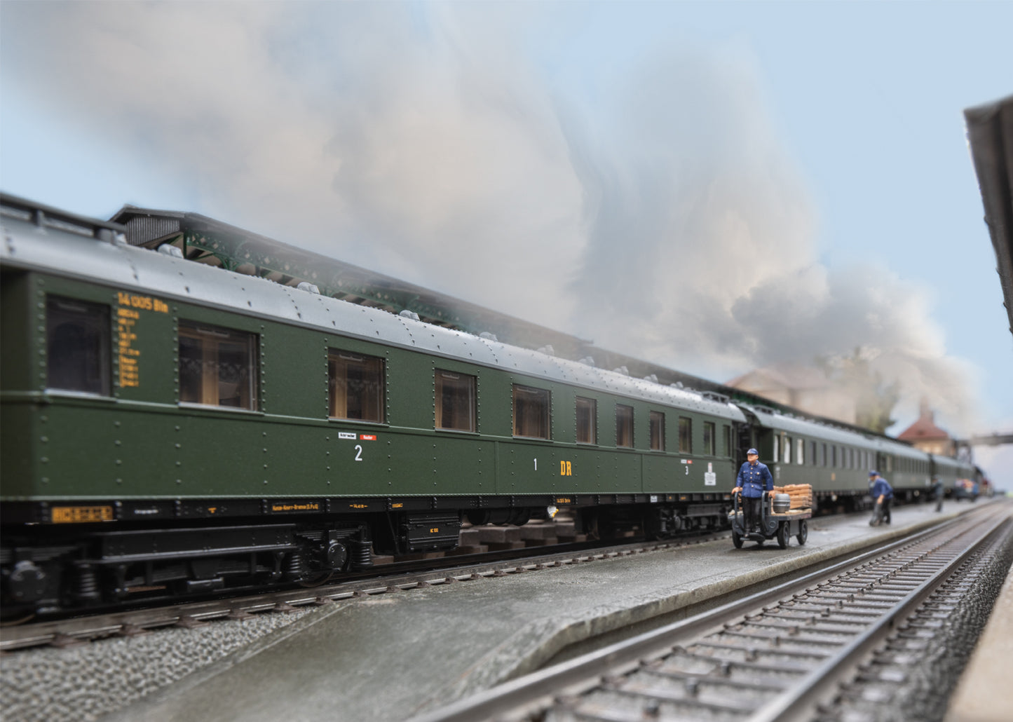 Marklin HO 42514 Express Train Car Set for "Saxon Pride" cl 19