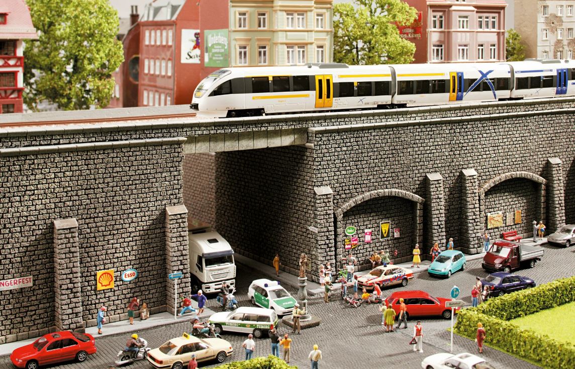 Noch HO 58057 Retaining Wall Extra Long Grey 26-3/8 x 5-1/8