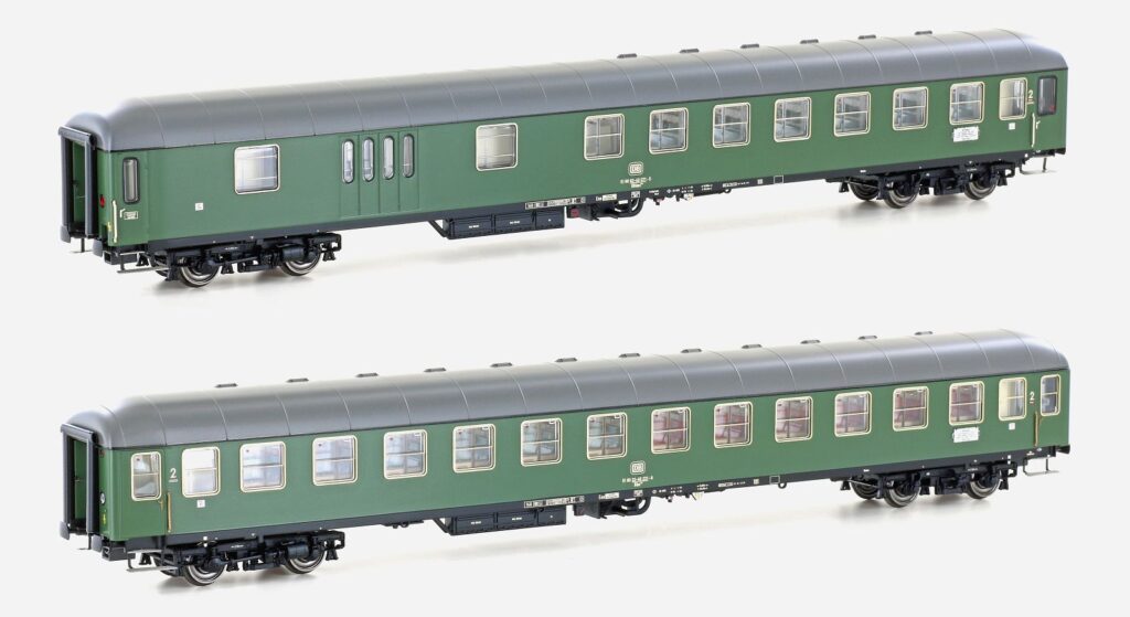 Hobbytrain/LS Models HO H43039 AC SET OF 2 PASSENGER CARS DB, EP.IVA, D1213