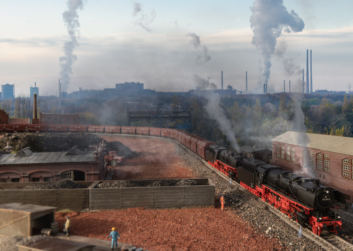 Trix HO 22986 Freight Steam Locomotive, BR 043 Öl, DB, Ep.IV 2021 New Item