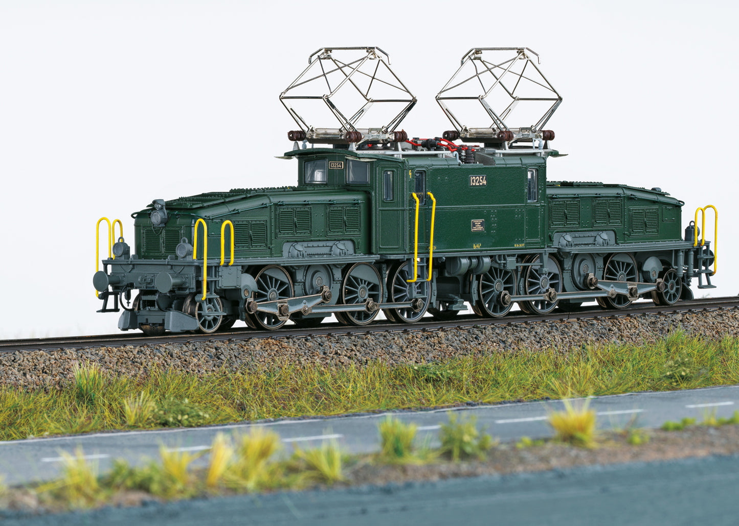Trix HO 25596 SBB Cl. Be 6/8 II green 2024 New Item