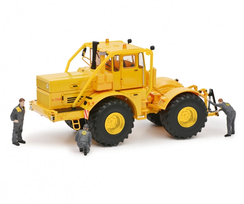 Schuco 450784600 Kirovets K700 m.Figuren 1:32 2022 New Item