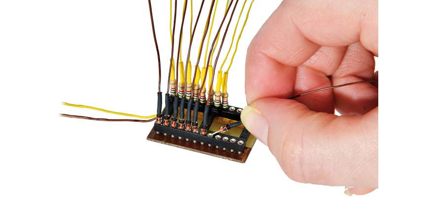 Viessmann HO 6049 12-Position Plug-In Terminal Strip -- For Interior Lights