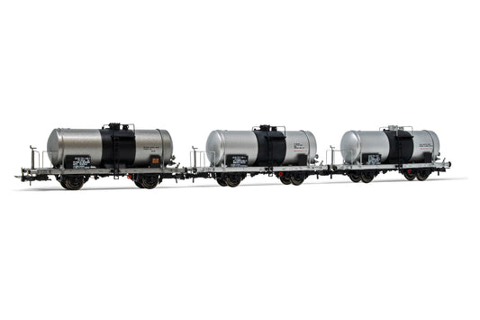 Rivarossi HO HR6517 FS 3-unit pack 2-axles tank wagons big tank w/o brakemanâs cab silver with black stripe ep. IV-V