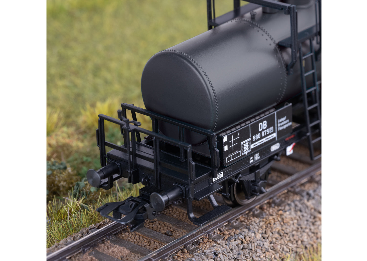 Trix HO 24170 DB Tank Car Display Era III  2025 New Item