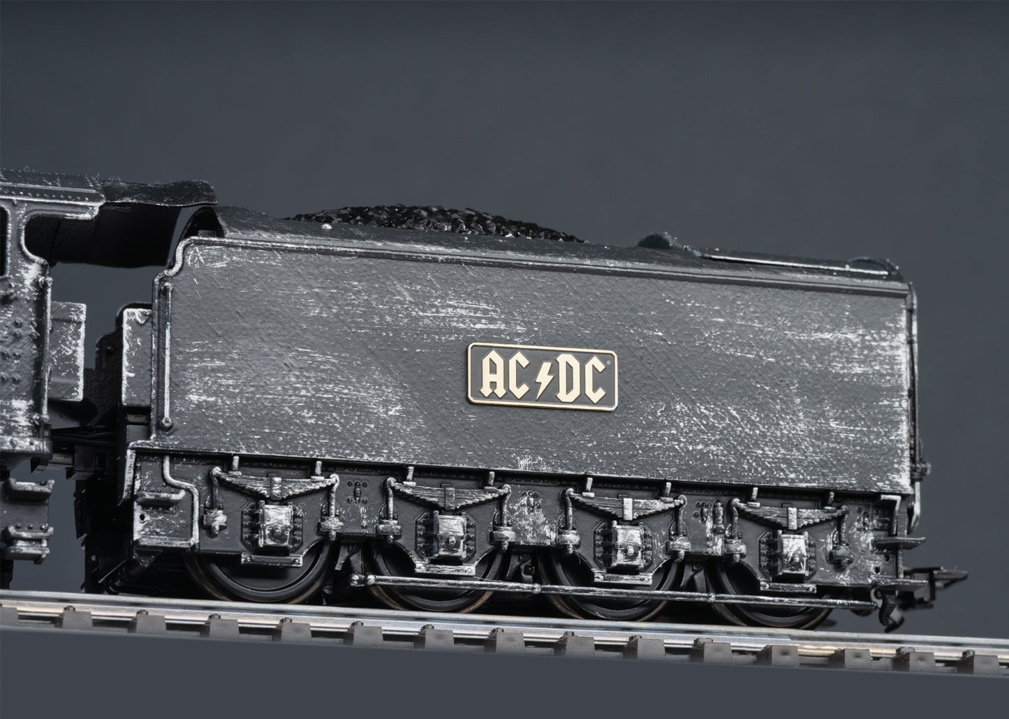 Trix HO 25492 Black Ice Steam with Tender 2026 New Item