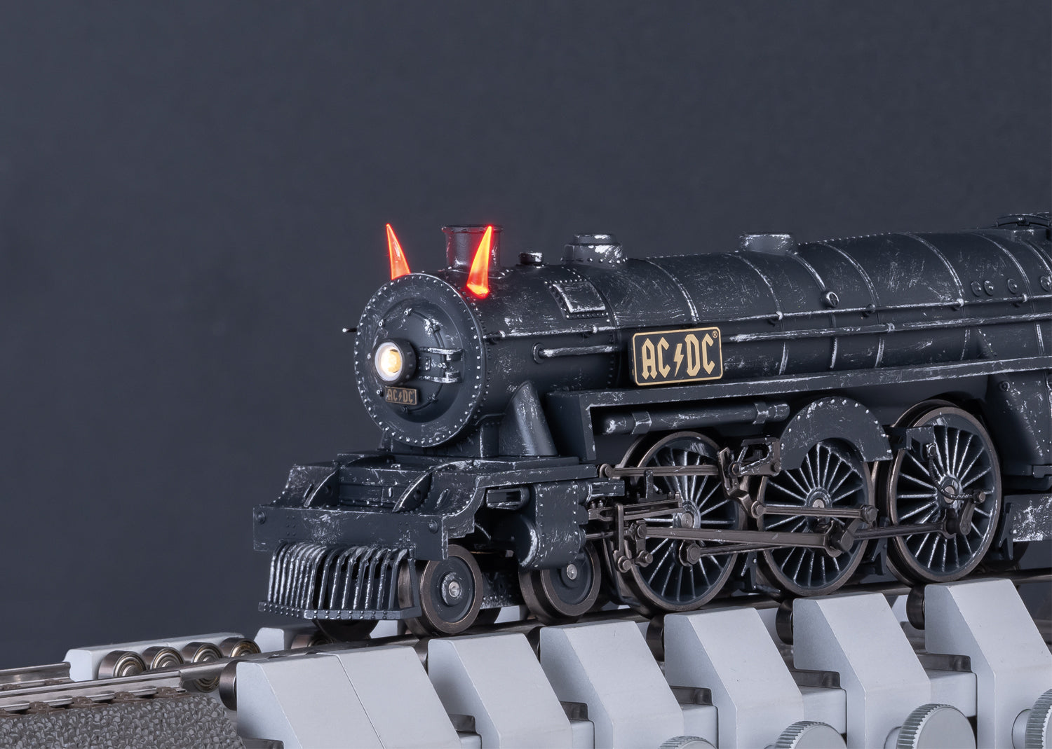 Trix HO 25492 Black Ice Steam with Tender 2026 New Item