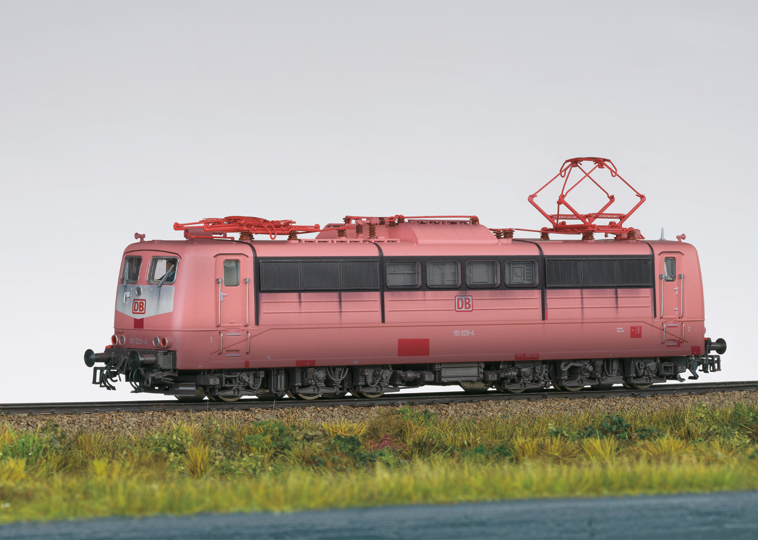 Trix HO 25655 Class 151 Electric Locomotive DB  Ep. V  Fall 2025 New Item