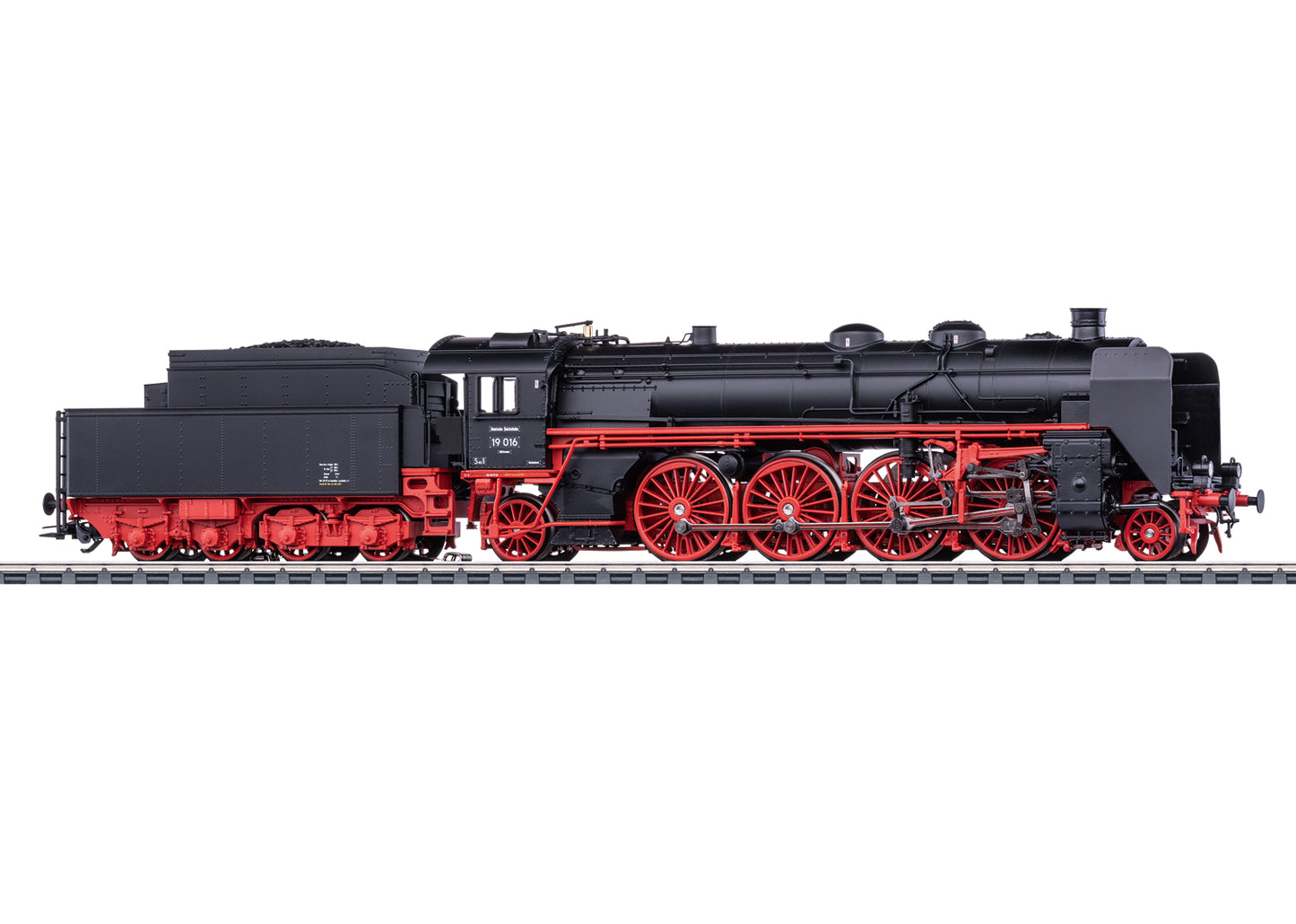 Marklin HO 38190 Steam Engine cl 19 016 DR/DDR "Saxon Pride" Dynamic Smoke