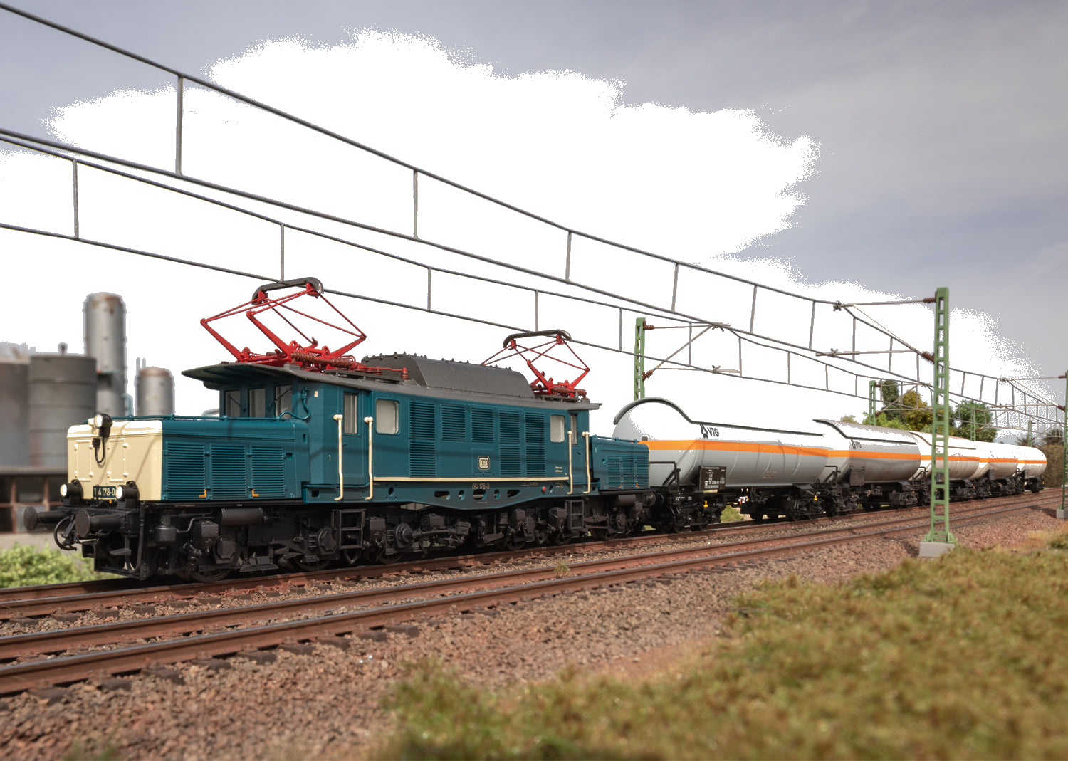 Marklin HO 39994 DB Cl. 194 Electric Era IV  Summer 2025 MHI New Item