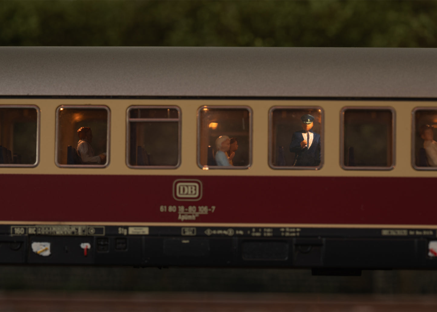 Marklin HO 43886 DB Express Car ApÃ¼mh  IV 2026 New Item
