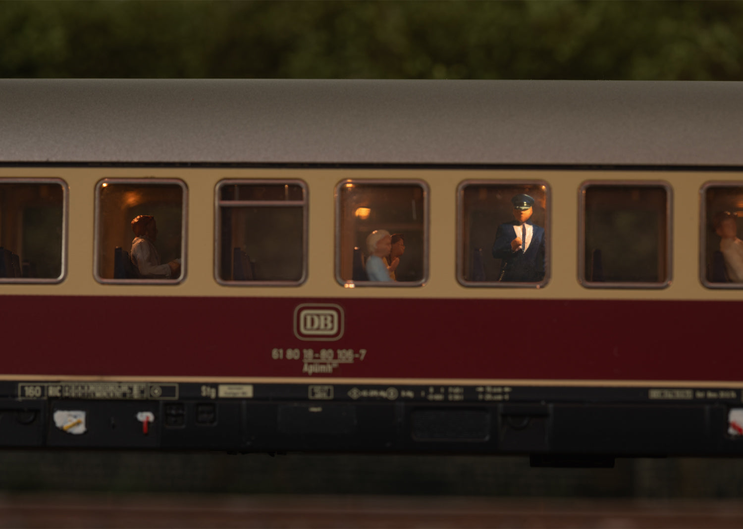 Marklin HO 43886 DB Express Car ApÃ¼mh  IV 2026 New Item