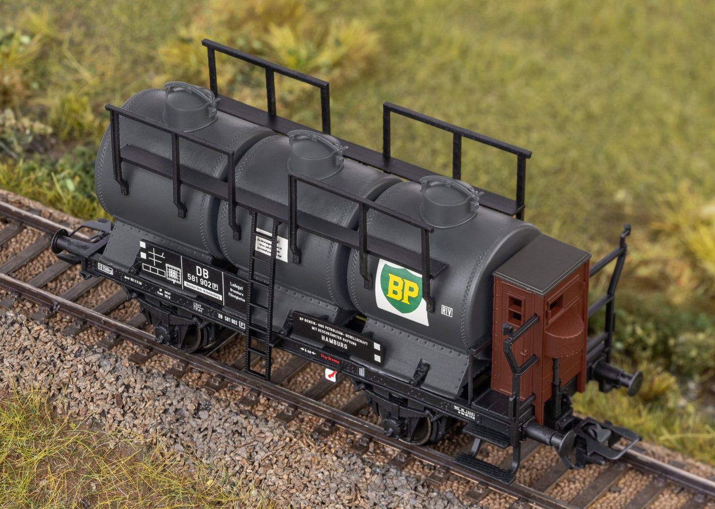 Marklin HO 46491 DB Tank Car Set  Era III 2026 New Item