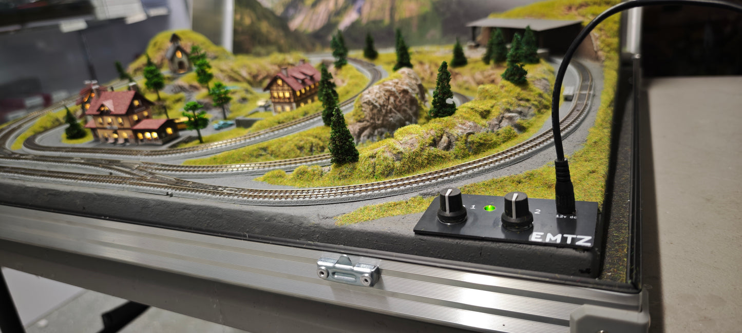 NOCH  880088 Z Scale Deluxe "Meran" Briefcase Layout w/EMTZ Structures 32" x 22" x 6"