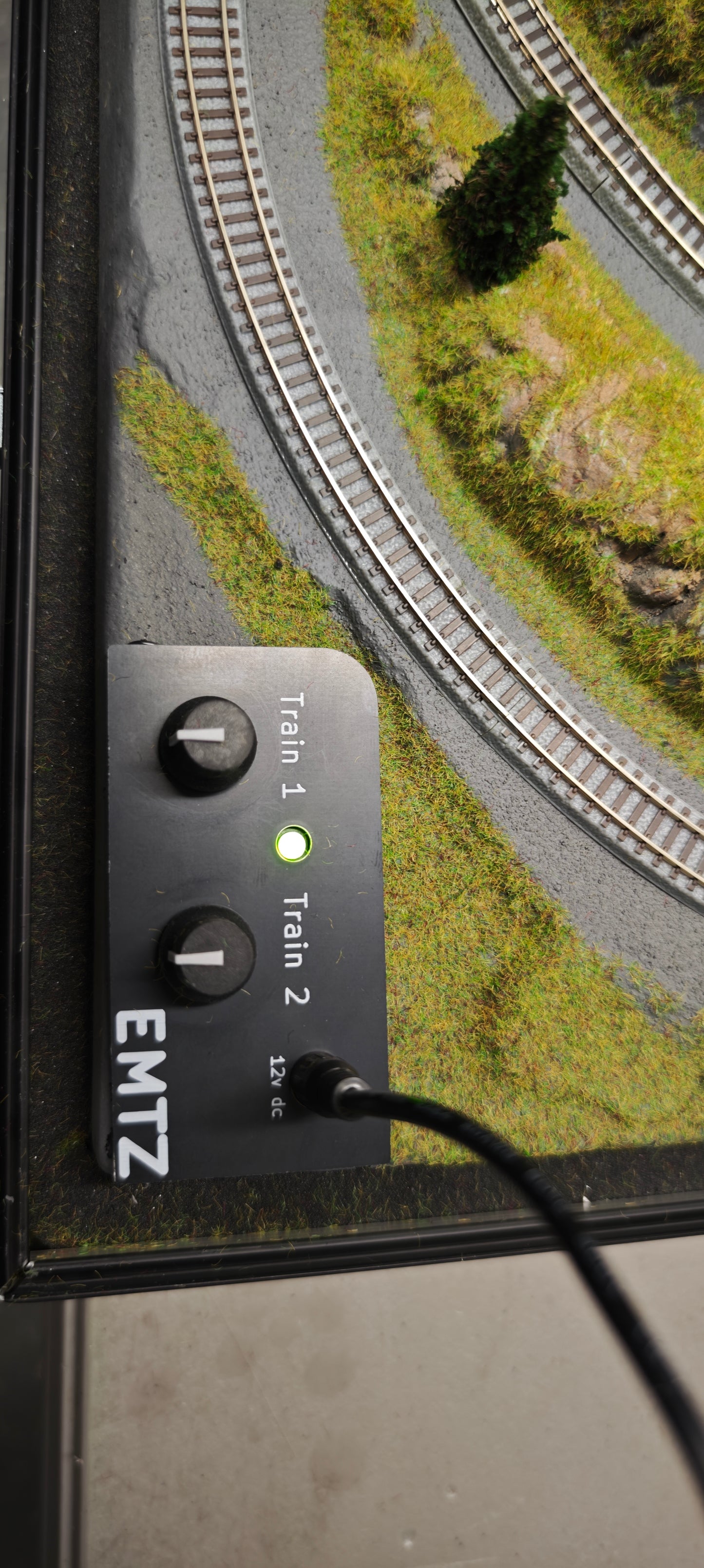 NOCH  880088 Z Scale Deluxe "Meran" Briefcase Layout w/EMTZ Structures 32" x 22" x 6"