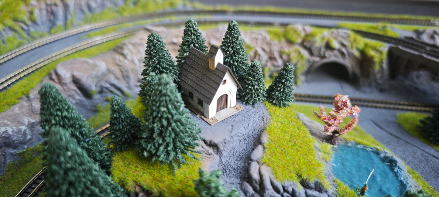 Noch Z 88303 Deluxe Two Trains Z Gauge Briefcase Layout "Meran" Enhanced 32" x 22"