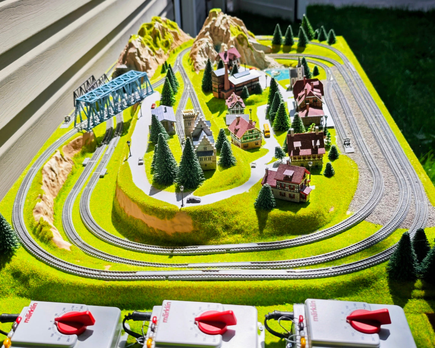 Noch Z Finished NOCH Traunstein Z Scale Layout. 3 Trains! Rokuhan Track, Marklin Conrollers, EMTZ Structures, Street/House Lights, The Works!  49" x 27"