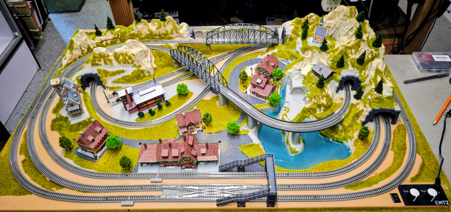 NOCH Z Finished European Cortina Layout 39x27 Custom Buildings,  Overpass.