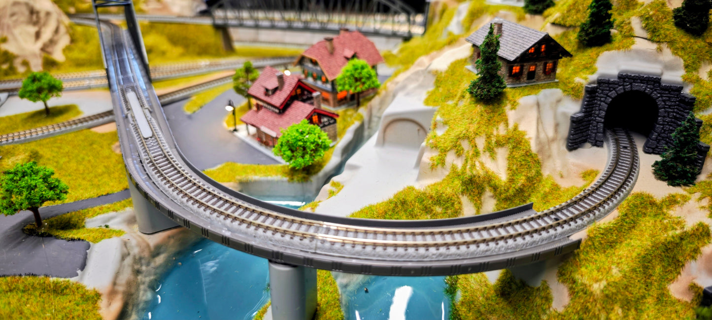NOCH Z Finished European Cortina Layout 39x27 Custom Buildings,  Overpass.