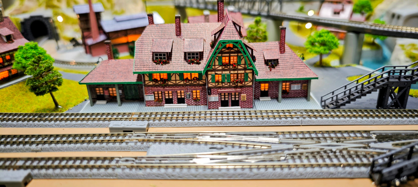 NOCH Z Finished European Cortina Layout 39x27 Custom Buildings,  Overpass.