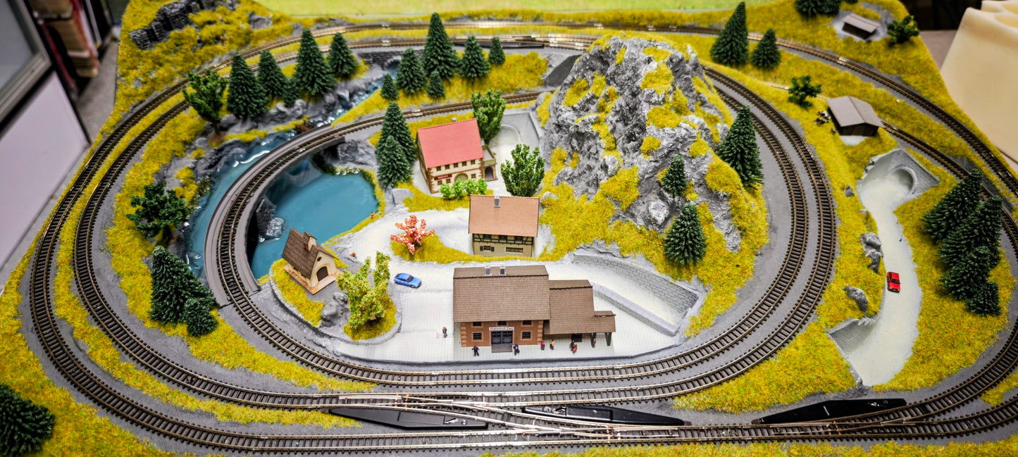 NOCH Z 88320 Deluxe Two Trains Briefcase Layout 'Bozen'