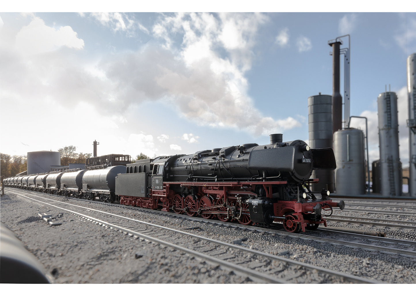 Trix HO 22980 Dgtl Freight Train-Steam Locomotive BR 44 Kohle, DB, Ep.III