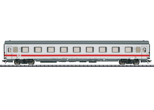 Trix HO 23070 Type Avmz 108.1 Compartment Car