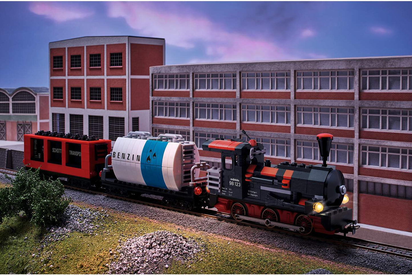 Marklin HO 29730 Building Block Train Steam Starter Set - 3-Rail - Digital -- Steam Locomotive, 2 Cars, C-Track Oval, Mobile Station