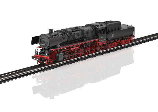 Marklin HO 39745 Class 44 Steam Locomotive with a Tub-Style Tender