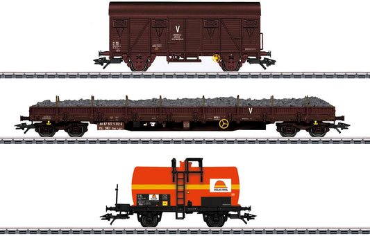 Marklin HO 47103 Type Uas Flat, Wood Boxcar and Tank Car Set - 3-Rail - Ready to Run -- Colas Rail (Era VI, Boxcar Red, orange Tank Car)