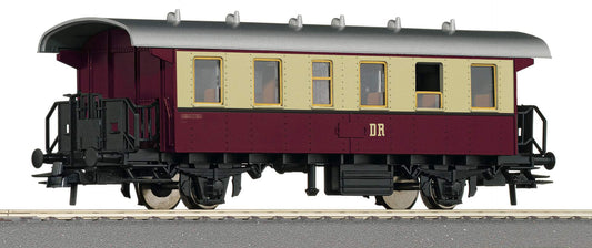 Roco HO 54334 2nd class passenger carriage, DR