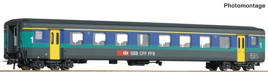 Roco HO 74565 1st class passenger coach