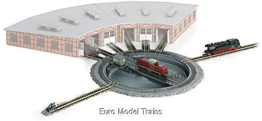 Marklin Z 89983 Turntable w/8 Spoke Tracks, Power Pack & Controller -- Assembled