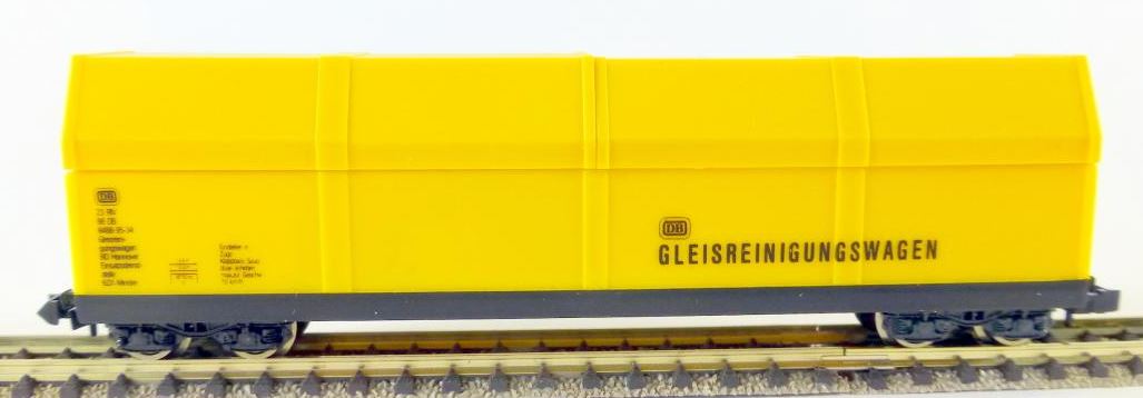 Lux N 9071 N-box car, ***without equipment***, 4 axle, yellow with black chassis, length 111,5mm (4.55 inches).